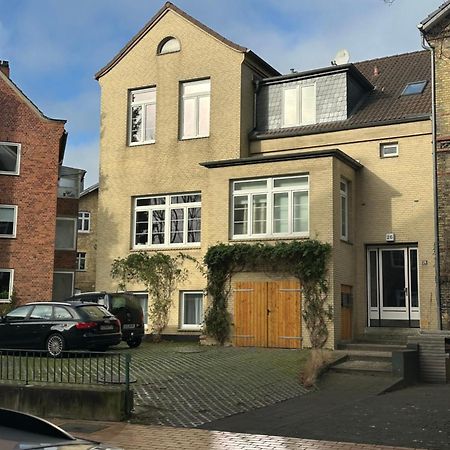 Gemuetliche Sanierte 1 Zimmer Wohnung Mit Privatem Parkplatz Im Zentrum Kiel Kültér fotó