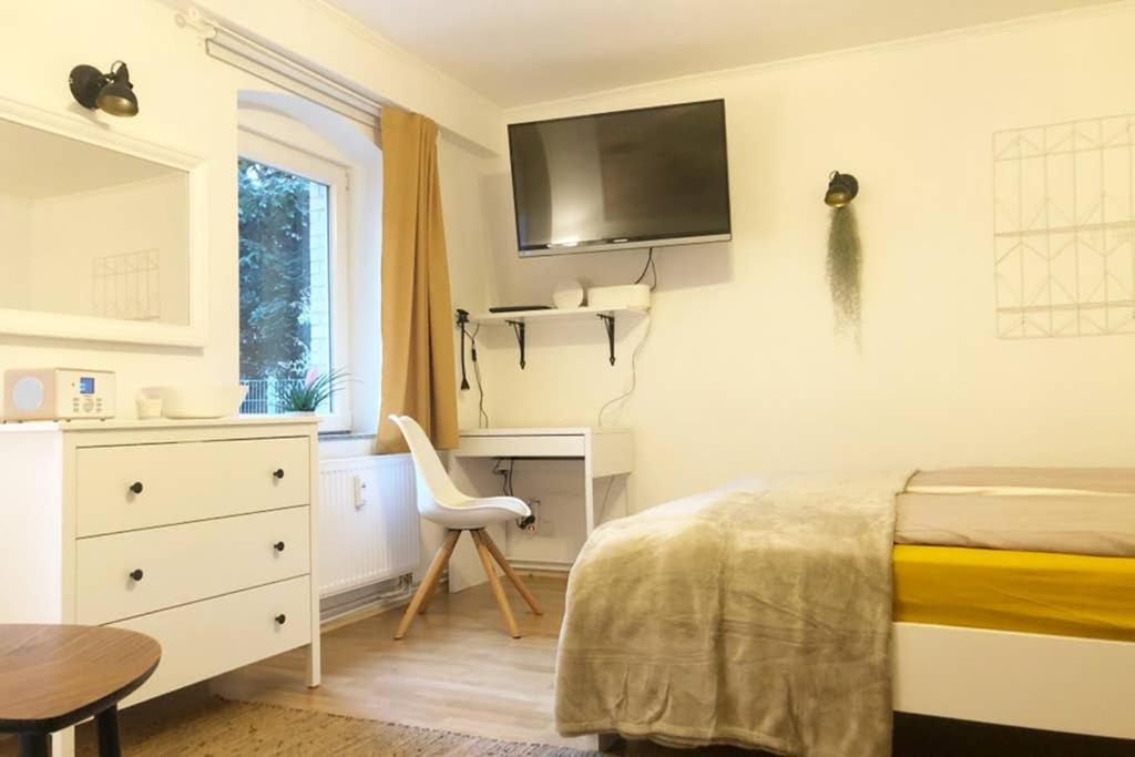 Gemuetliche Sanierte 1 Zimmer Wohnung Mit Privatem Parkplatz Im Zentrum Kiel Kültér fotó