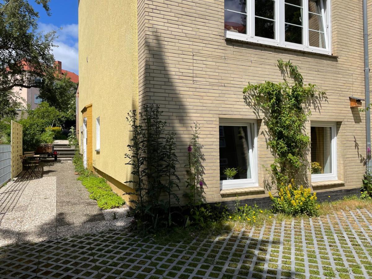 Gemuetliche Sanierte 1 Zimmer Wohnung Mit Privatem Parkplatz Im Zentrum Kiel Kültér fotó