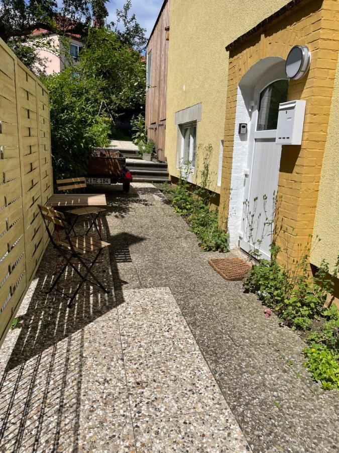 Gemuetliche Sanierte 1 Zimmer Wohnung Mit Privatem Parkplatz Im Zentrum Kiel Kültér fotó